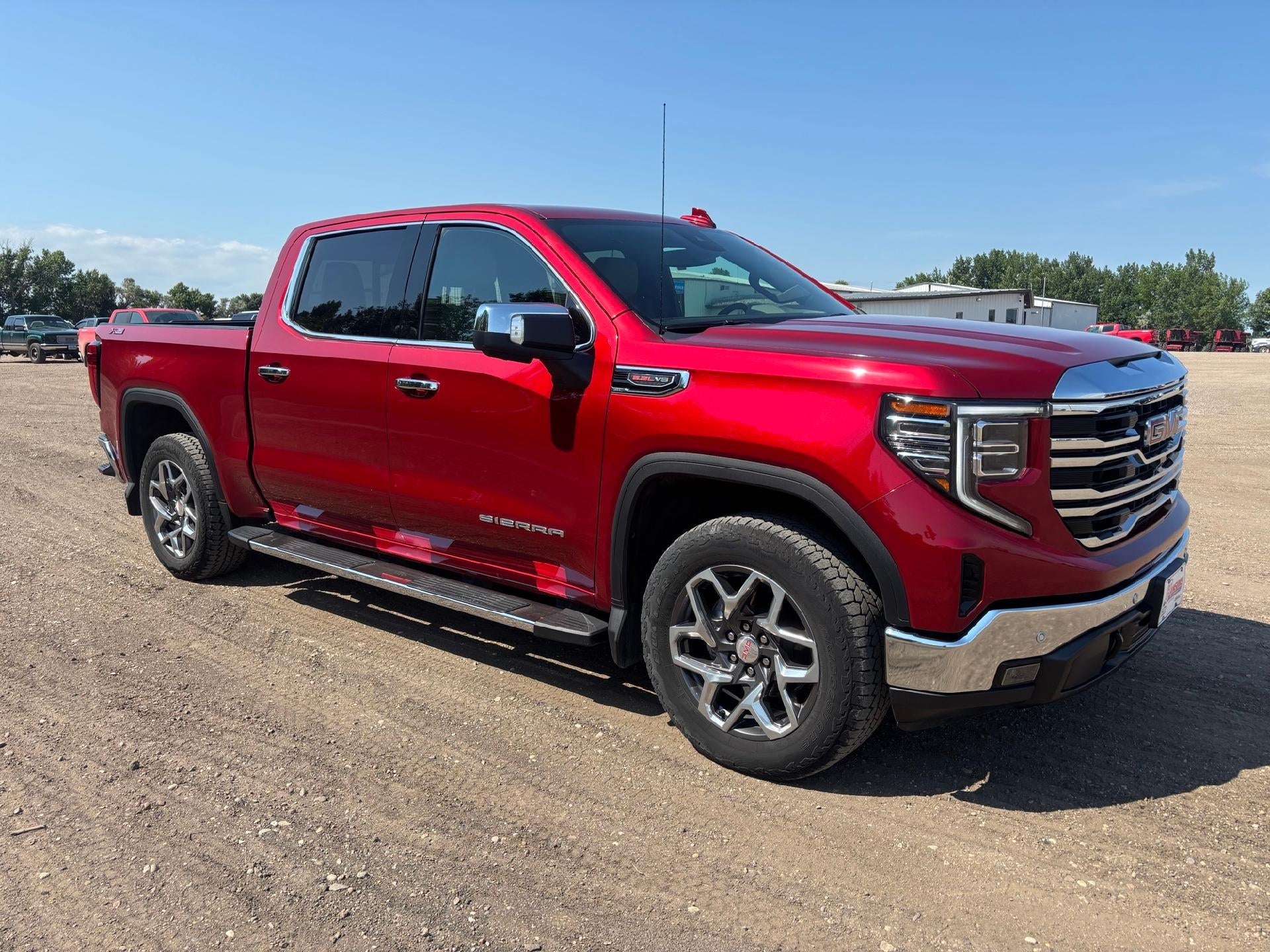 2025 GMC Sierra 1500 SLT