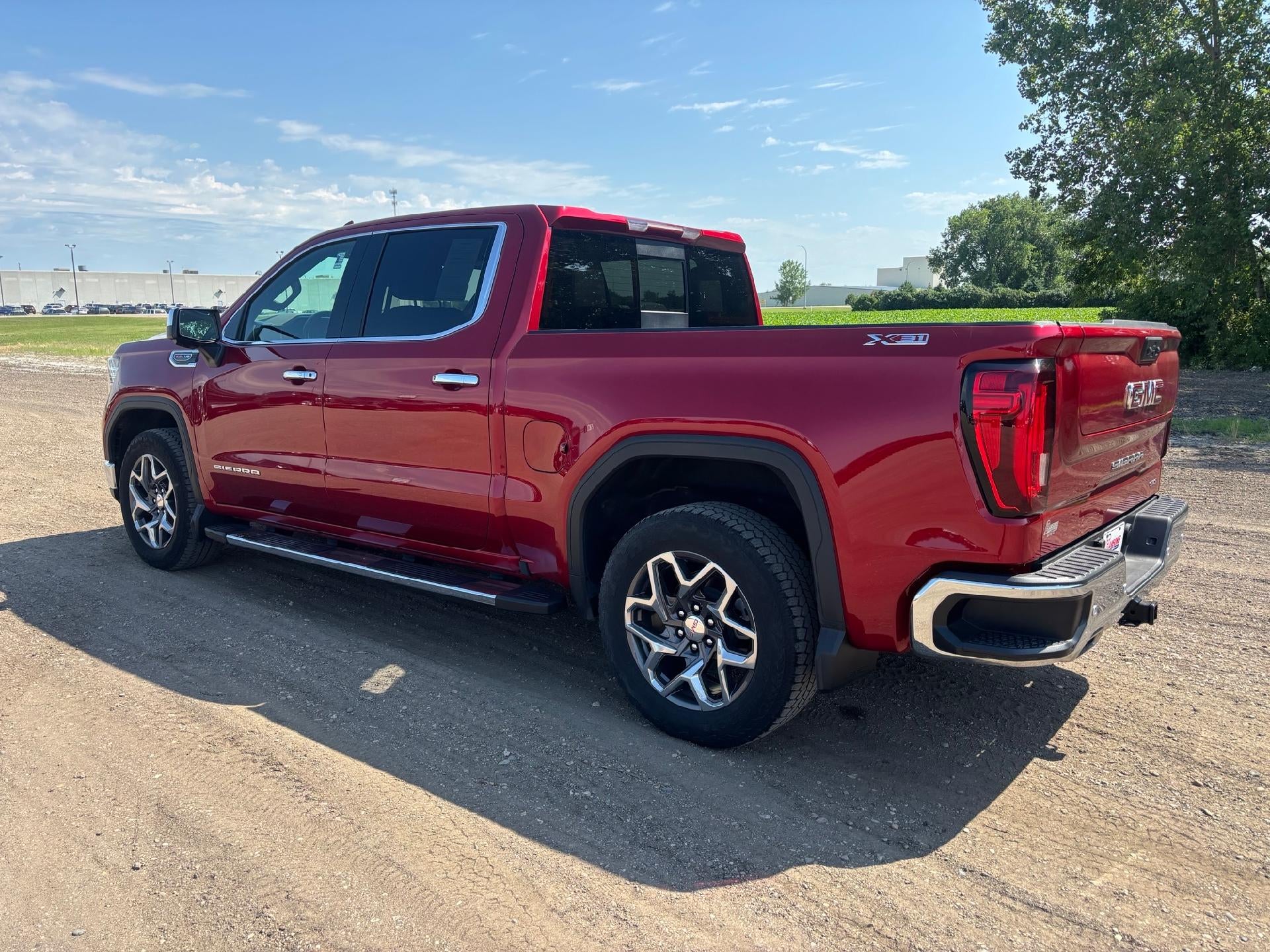 2025 GMC Sierra 1500 SLT